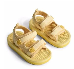 Molo_slippers_Zola_Geel_Molo